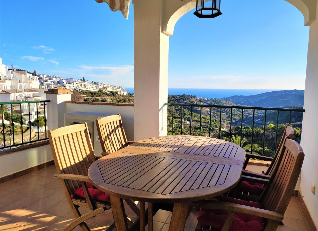 Apartament Lovely 2 Bedroom With Sea View, *